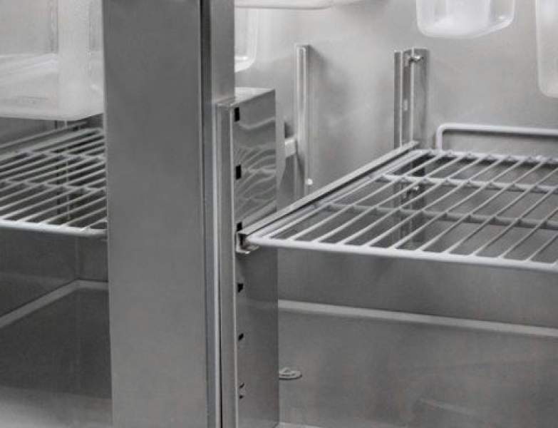 Холодильный стол GGM GASTRO PREMIUM - 1370x700 мм - 3 двери цена