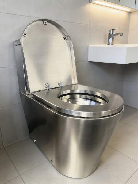 Сиденье из нержавеющей стали для унитаза в магазине DSTO