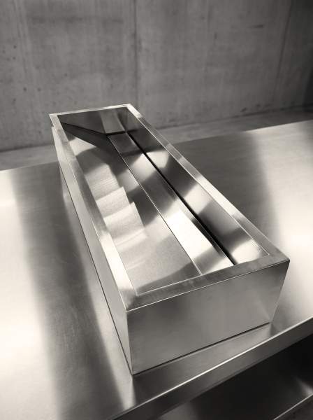 Рукомойник удлиненный со скошенным дном и вкладышем купить