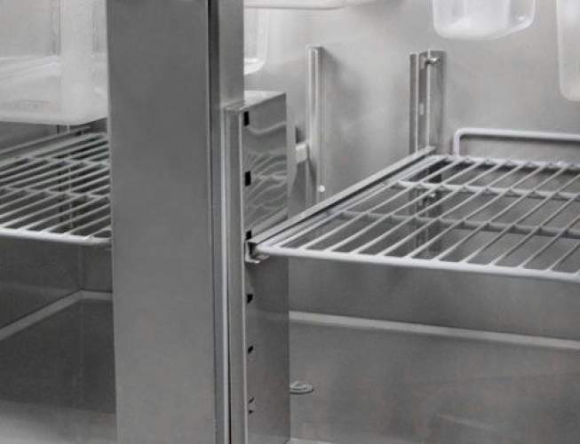 Холодильный стол GGM GASTRO PREMIUM - 1370x700 мм - 3 двери цена