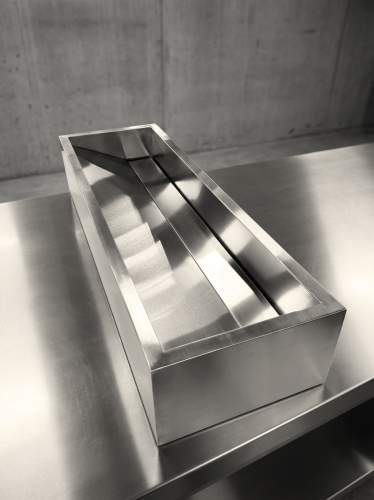 Рукомойник удлиненный со скошенным дном и вкладышем