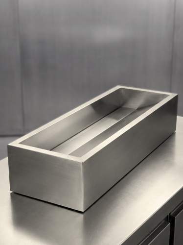 Рукомойник удлиненный со скошенным дном и вкладышем в магазине DSTO